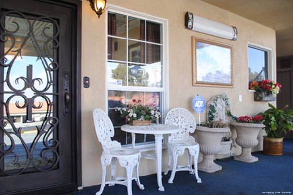 TRAVEL INN AND SUITES (Victorville)